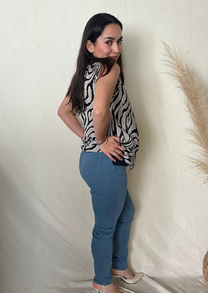 Pantalón mezclilla de maternidad claro